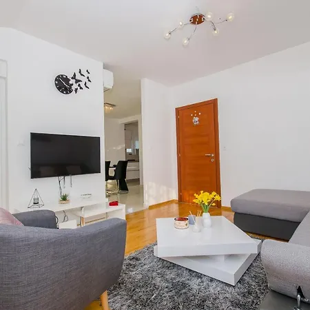 Prestige Apartment *